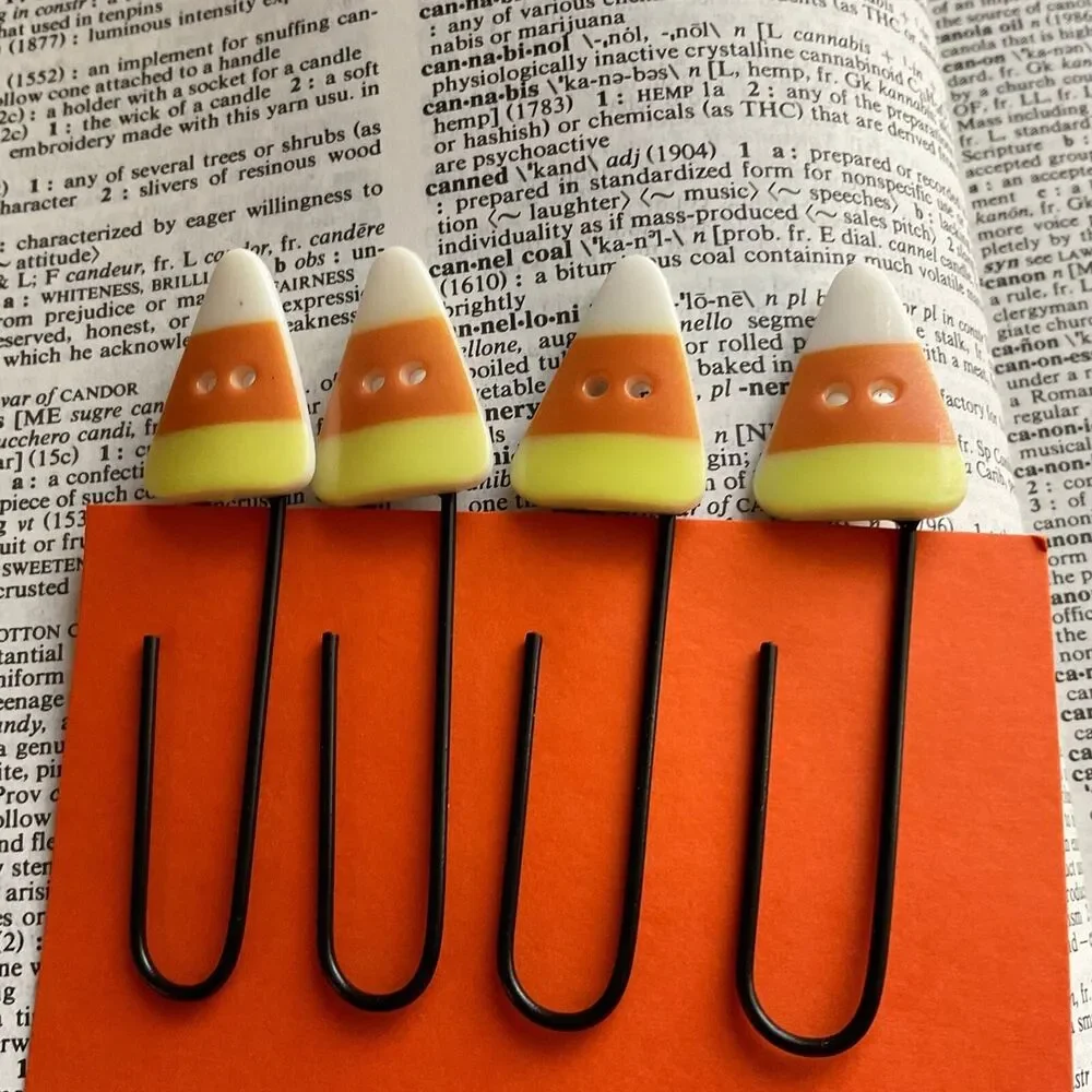 Clip 'N Button Bookmarks (4pcs) plus 